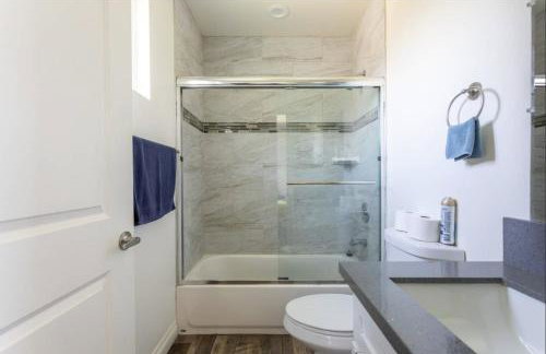 Cheerful 5BR house with parking near USC - Photo 12