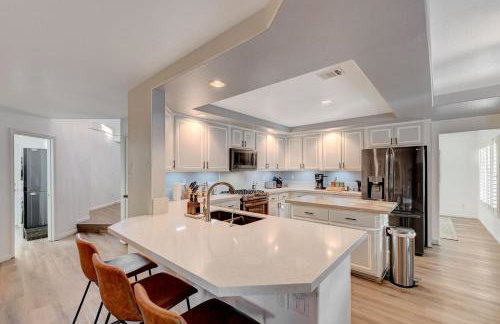 Gorgeous 6BR with Pool and Spa - Photo 4