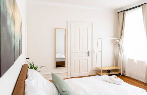 Charaktervolle 122qm Altbau-Ferienwohnung mit Stuck, viel Platz für Familien & Gruppen bis zu 8 Personen, Parkplatz inklusive - Photo 60