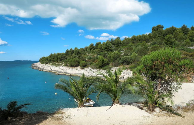 Sea-view Apartments With Pool, Terrace, and Outdoor Lounge in Scenic Čiovo Island - Foto 29