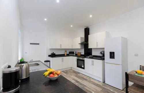 DiscountsContractorsWIFIFree ParkingSmart TV - Foto 16