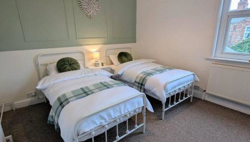 The Heritage Hideaway - King bed, Free parking, Walk to c-centre & Hospital - Foto 5