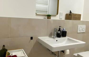 Apartment am Flughafen, Glasfaser-Internet, Waschmaschine - Foto 15