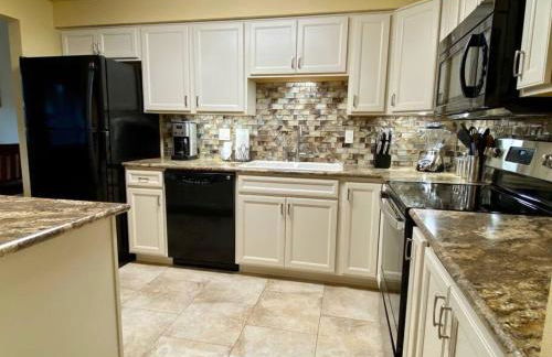 Hidden Gem in SE Boise with hot tub and wood burning fireplace - Foto 7