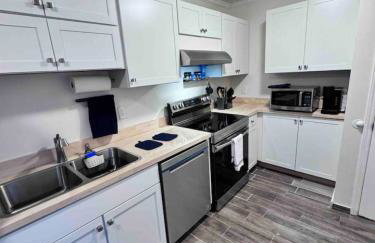 I-95 and Tanger Outlets. Pet Yes - Photo 5