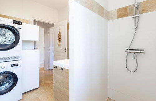 Luxury 6BR Villa with Heated Pool, Playground, Garden - Foto 24