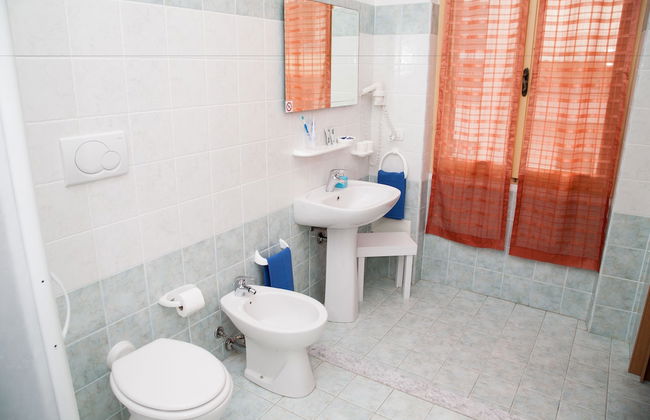 Actinia Accomodation - Photo 29