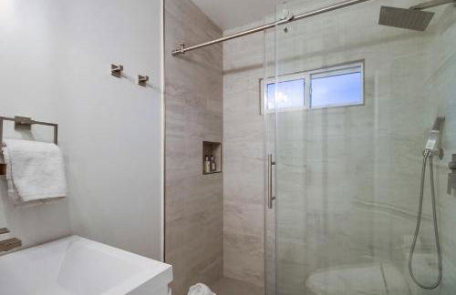 Lux Escape 3 • Views 2 Hot Tubs Games Mini Golf - Foto 33