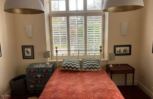 Charming Old Schoolroom - Photo 18