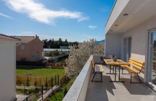 Luxury apartment with terrace Castel - Photo 32