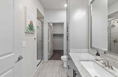 Modern 2BR Poolside Patio Suite in North Austin - Foto 22