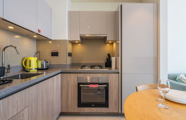 Beautiful Cityscape Views From This Urban Retreat - Foto 9