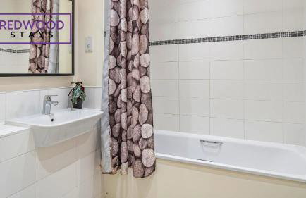 Premium Serviced Apartment in Basingstoke Town Centre, Free Parking By Redwood Stays - Foto 37