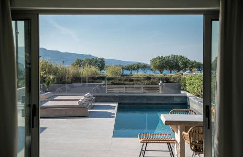 Fivi Villa, with Heated Pool & SeaViews, By ThinkVilla - Photo 15