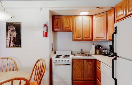 Aspenwood - CoralTree Residence Collection - Photo 14