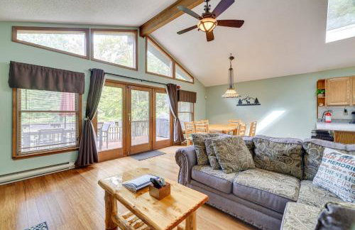 Secluded Family Cabin with Fire Pit in Lake Ariel! - Foto 3