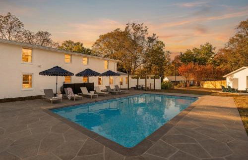 Private Pickleball Pool Game Room 5 BR - Photo 4