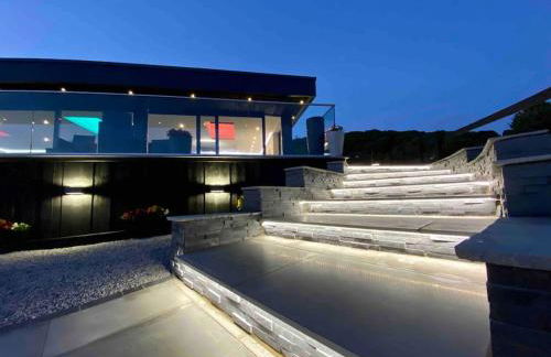 Luxury Accom with Amazing Views over Rudyard Lake - Photo 43