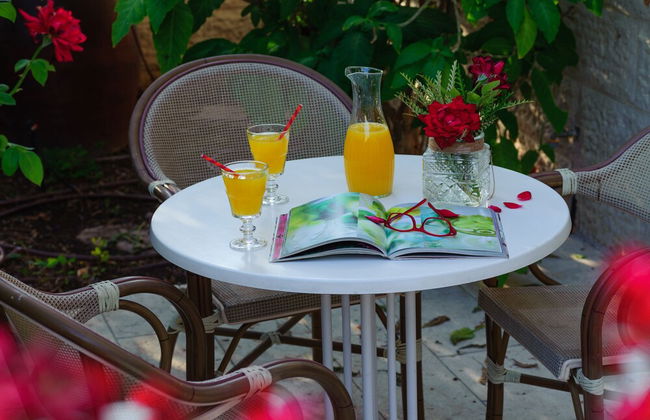 Rafael Residence - Photo 21