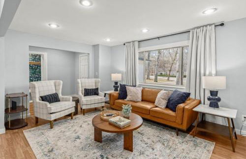 Spacious Family Haven - Walk to Downtown & JBU - Foto 9