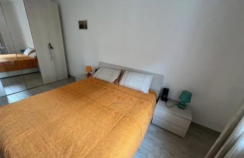 Grand F2 60mq centre Antibes, proche plages, commerces, 2 balcons, parking, train, bus, deco vintage, pet friendly - Foto 7