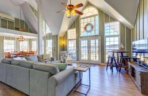 Dock and Fire Pit Stunning Lake Sinclair Home! - Foto 1