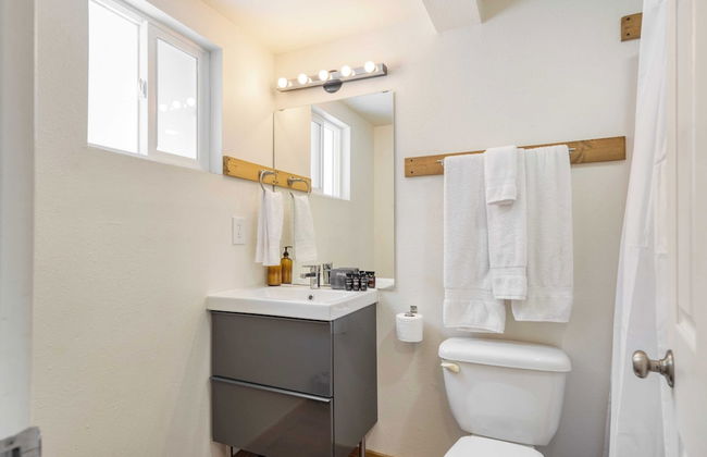 Chickaree & Chickadee Buyout by Avantstay 2 Sister Cabins - Photo 18