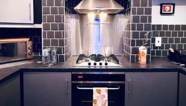 The Duff 1 Bed Flat Walk to Marina Shops and Train - Foto 2, stove