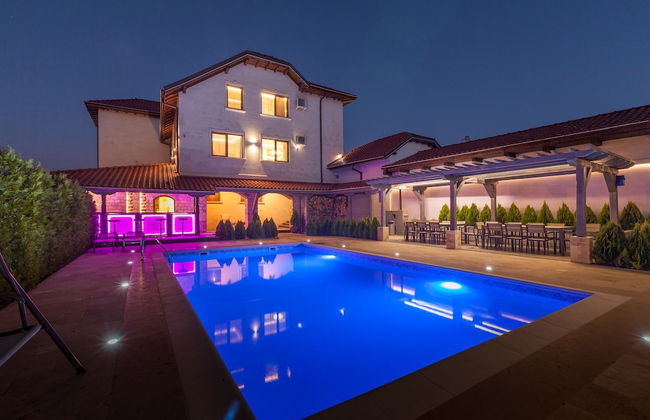 Villa Ciconia - Foto 1