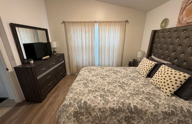 4 Bedroom, 3 Bath Hampton Lakes Home With Private Pool - Near Disney! - Foto 6