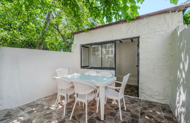 House w Garden 10 min to City s in Beyoglu - Photo 23