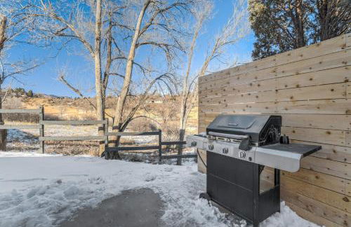 Secluded Westside Cottage - King Bed, Hot Tub, Views, Near Parks and Trails! - Foto 43