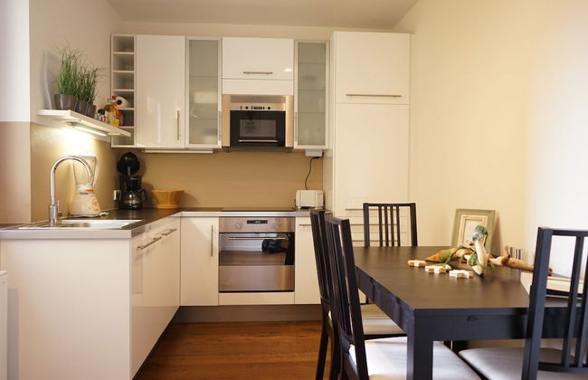 YoHome - Stylish New City Apartment - Photo 14