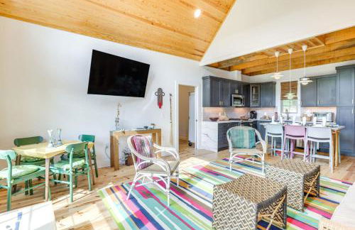 New 3BR Lakefront Home w Dock and Fishing Pond - Foto 12