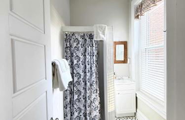 Suite One King Bed 2TVs Free Parking & museums - Foto 10