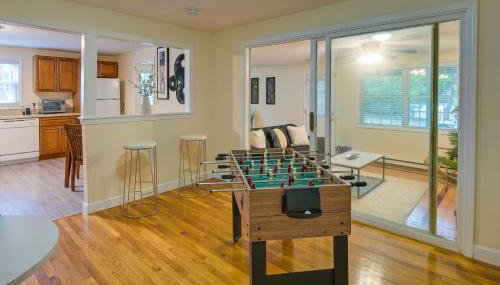 Boston Duplex with Foosball Table 11 Mi to Downtown - Foto 2