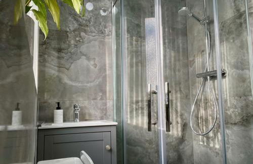 Gorgeous 4 bedroom Townhouse - Photo 26