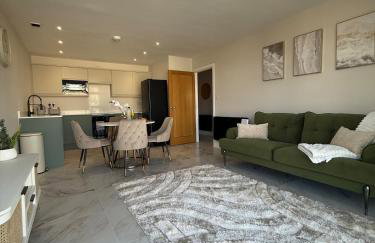 Elegant 1 Bed with free parking - Foto 1