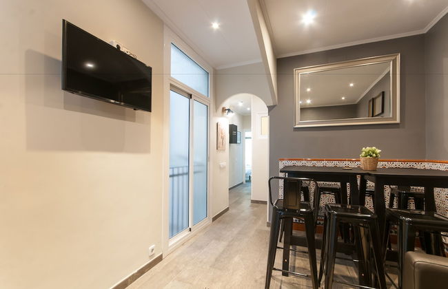 Lovely and Central 4 BR Apartment - Photo 34