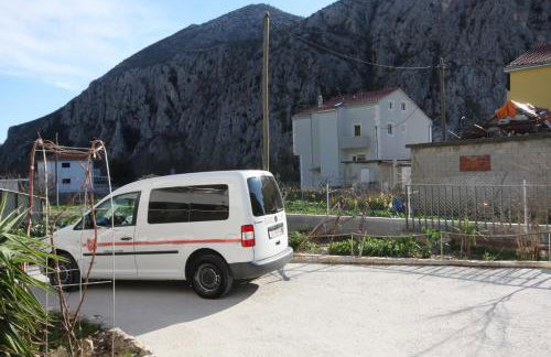 Apartments with a swimming pool Zakucac, Omis - 5954 - Photo 26