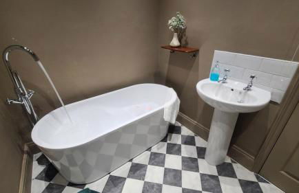 Samuels' a duplex apartment by Spires Accommodation in Lichfield City Centre - Foto 17