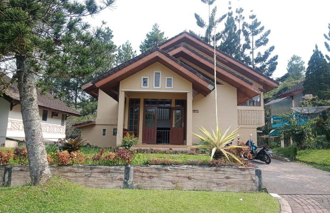 Villa Kota Bunga Allamanda - Foto 1