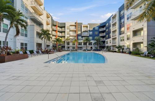 Stylish 2BR w Pool Pet-Friendly Unit #13 - Foto 35