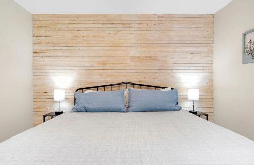 Waterfront Access with Kayaks Private Deck and a Firepit - Photo 11