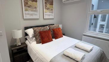 Aisiki Stays Apartments at Barnet, Airconditioned & Pet-Friendly, 2-Bedroom & 1-Bathroom Ground Floor with back Garden Flat, King or Twin Beds & Double Beds with Free WiFi - Foto 3