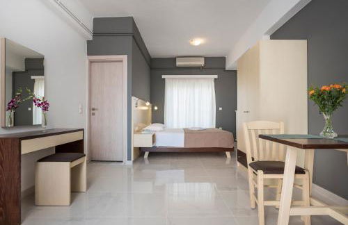 Esplanade Apartments - Heated Pool - Photo 26