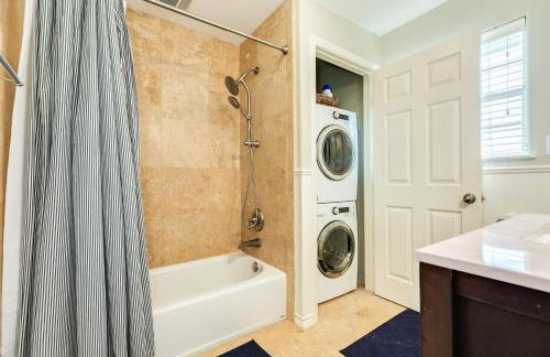 Saltwater Cowboys' Retreat - Bayfront Boat Slip & Hot Tub - Foto 13