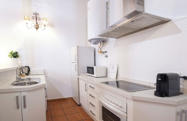 Apartamentos Los Patios de la Judería - Photo 46