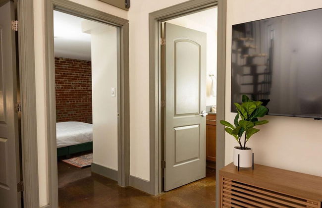 Stunning 2 BR Loft Smack in the Heart of Downtown - Foto 24