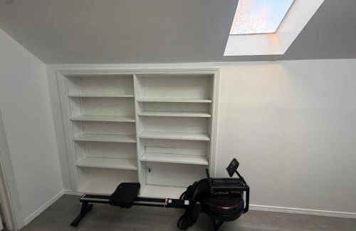 Emmanuel House - Photo 18